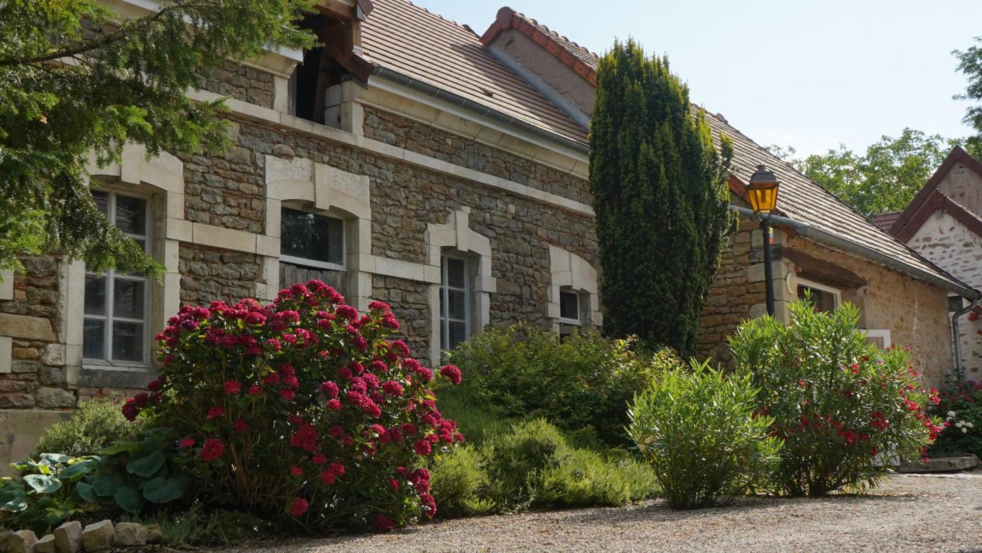 Bed and Breakfast Domaine Les Bertrands Couches Exterior foto